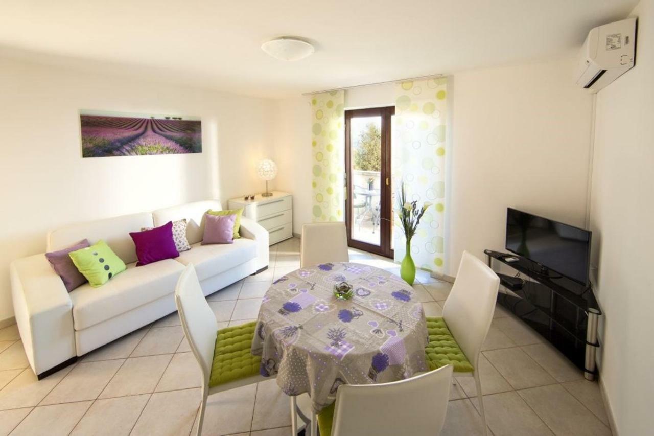 Apartment In Ravni/Istrien 8872 Zewnętrze zdjęcie